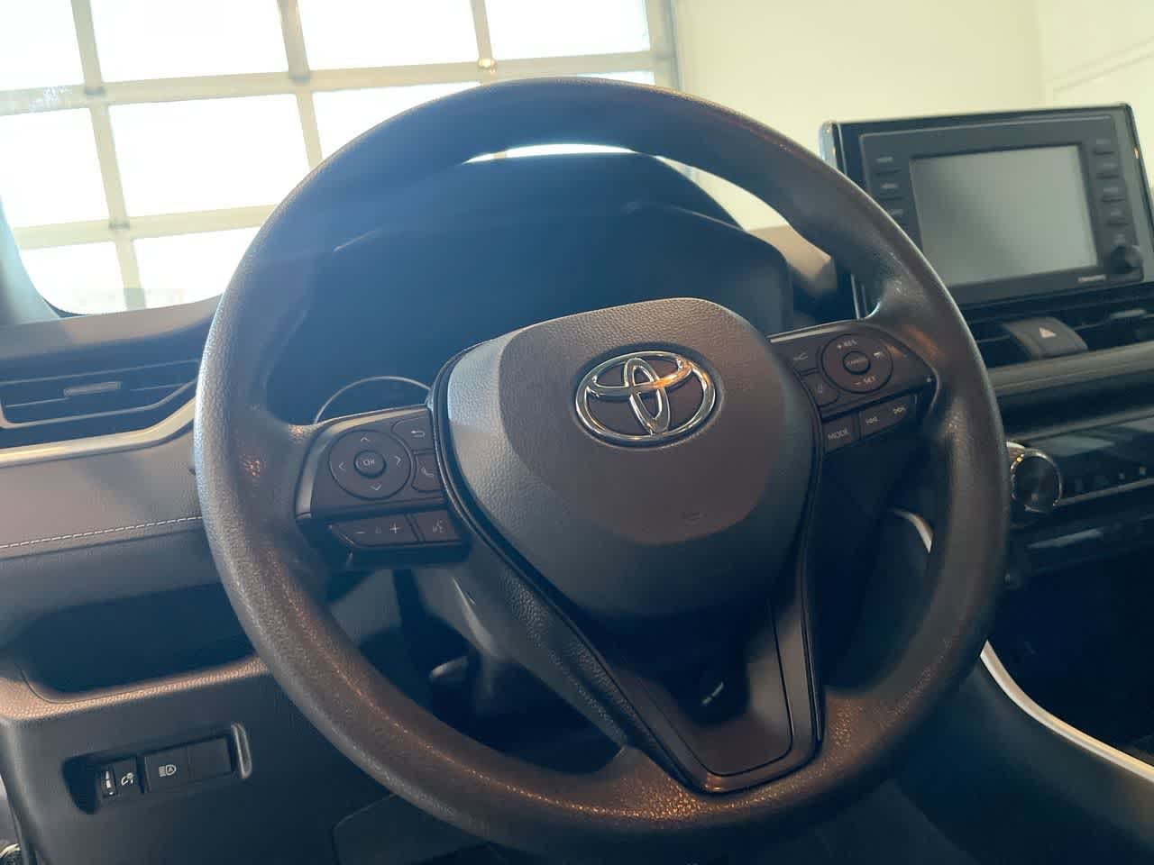 Thumbnail: 2020 Toyota RAV4 - 14