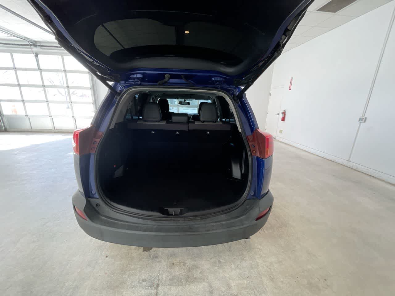 Thumbnail: 2015 Toyota RAV4 - 24