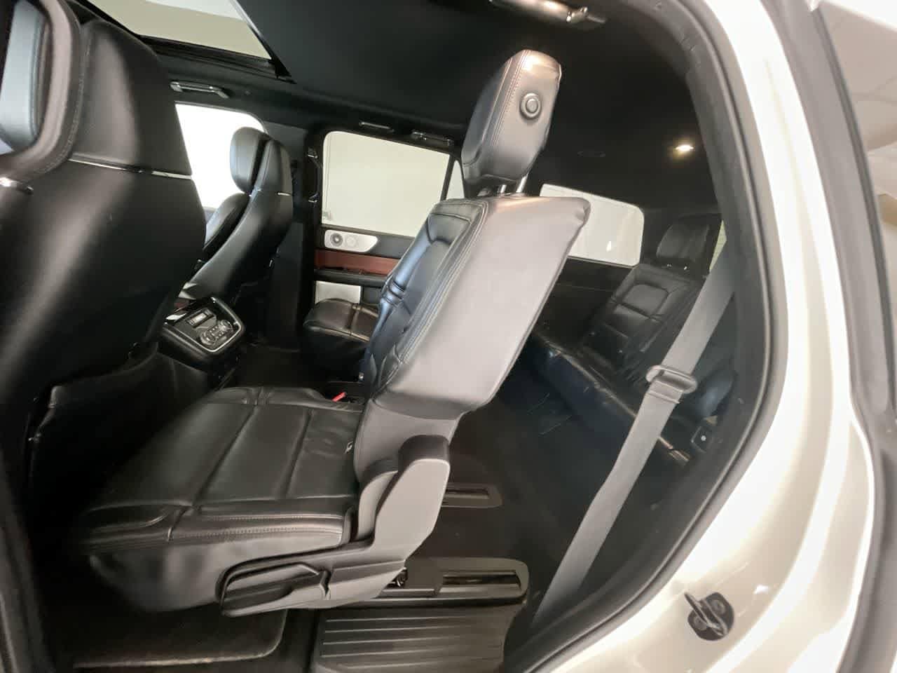 Thumbnail: 2020 Lincoln Navigator - 29
