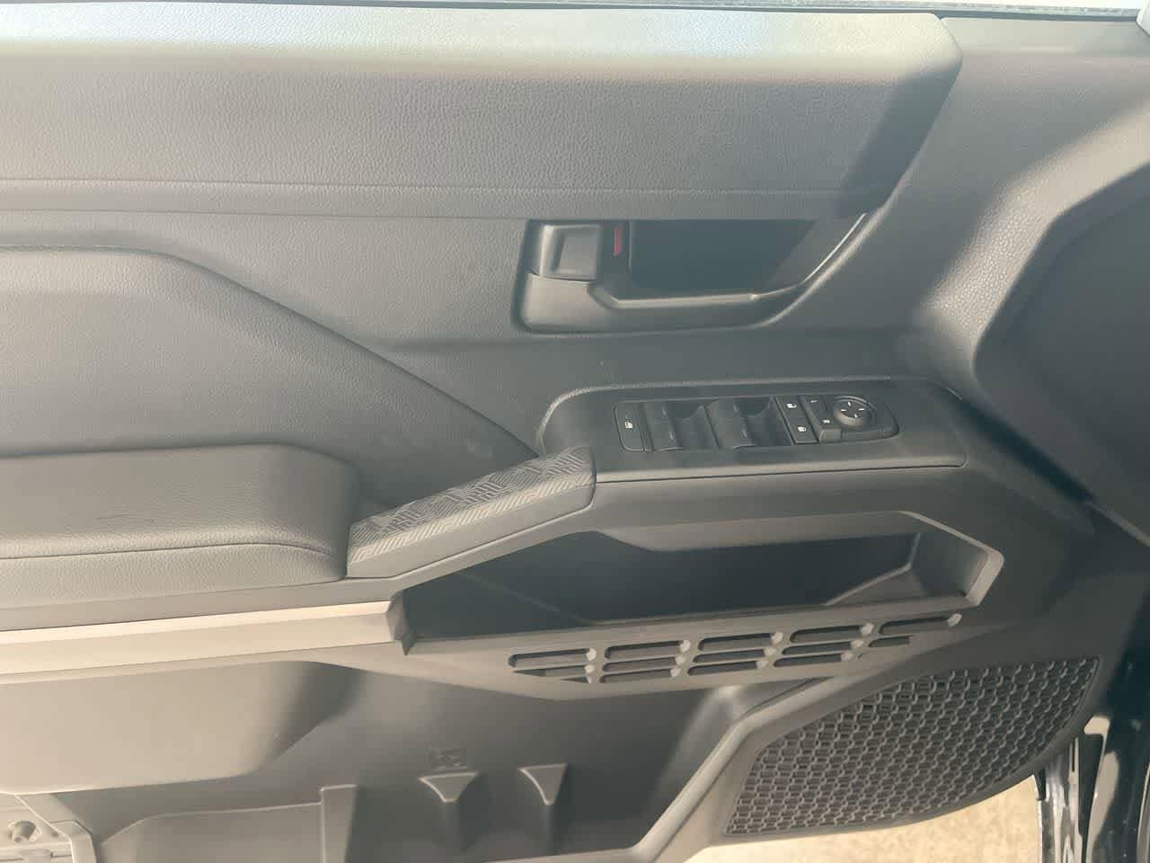 2026 Toyota Tacoma SR5 - Photo 13