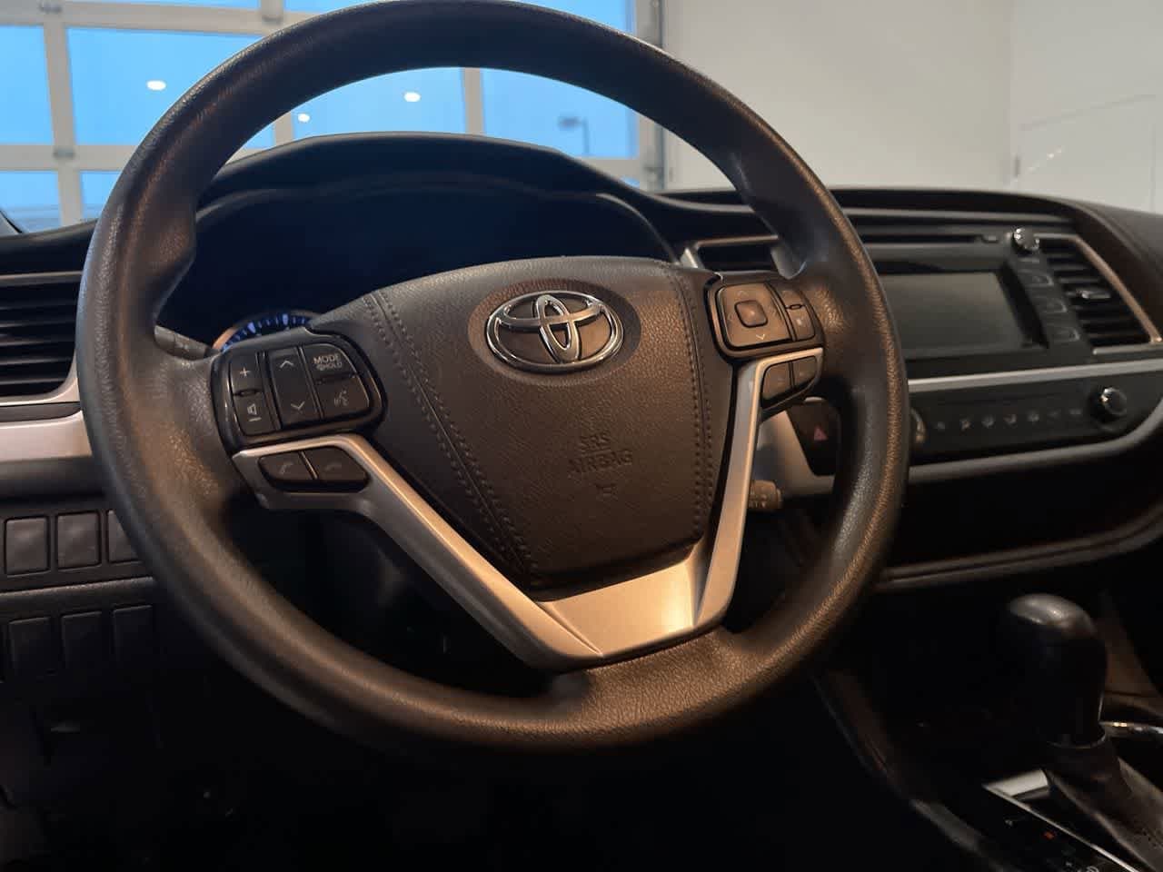 Thumbnail: 2019 Toyota Highlander - 14