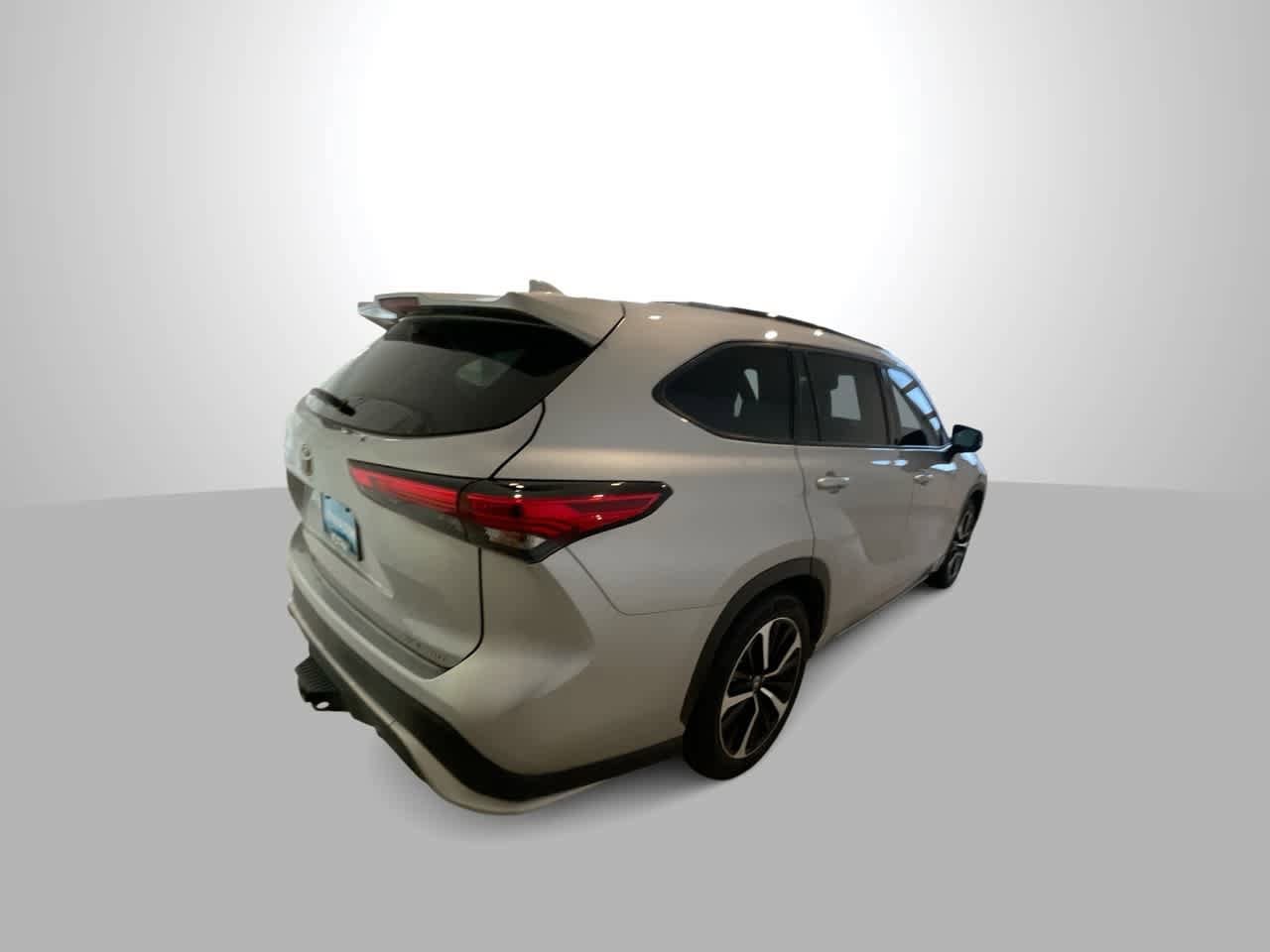 Thumbnail: 2022 Toyota Highlander - 8