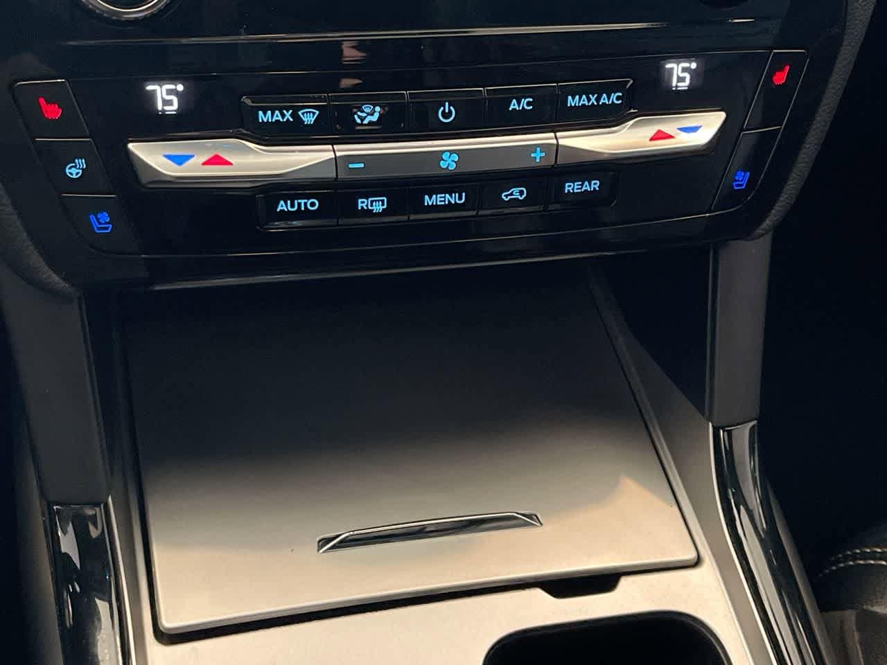 Thumbnail: 2021 Ford Explorer - 20