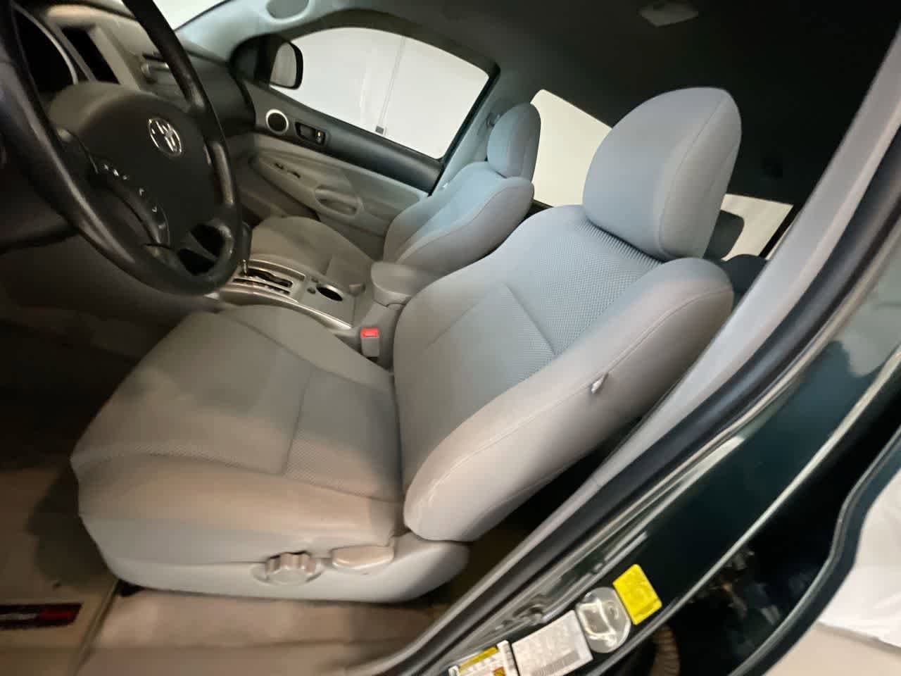 Thumbnail: 2011 Toyota Tacoma - 11