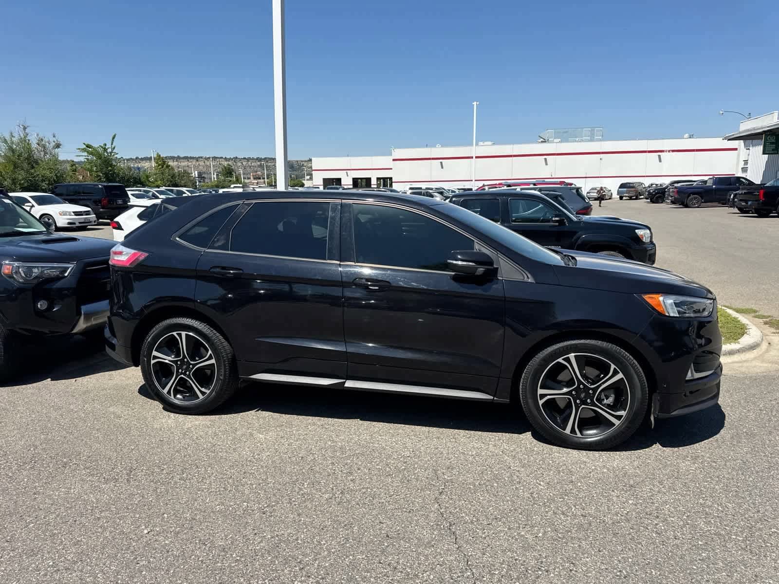 Thumbnail: 2020 Ford Edge - 12