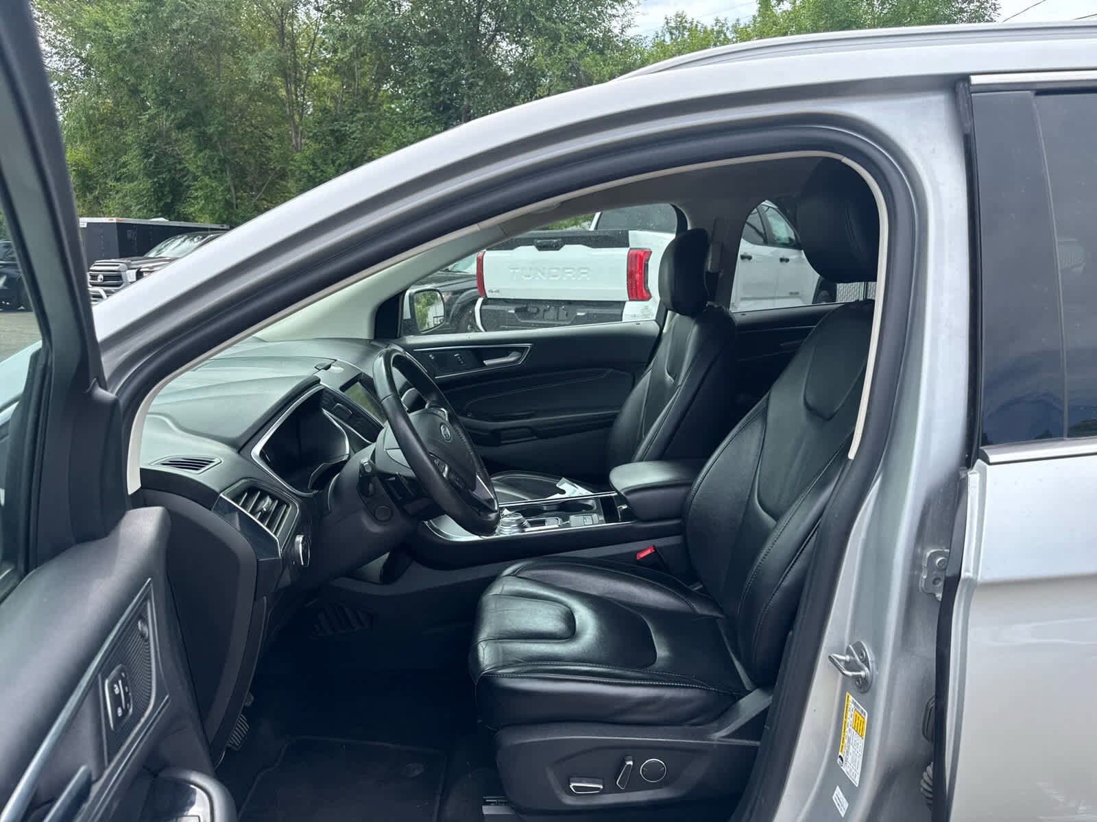 2019 Ford Edge Titanium 30