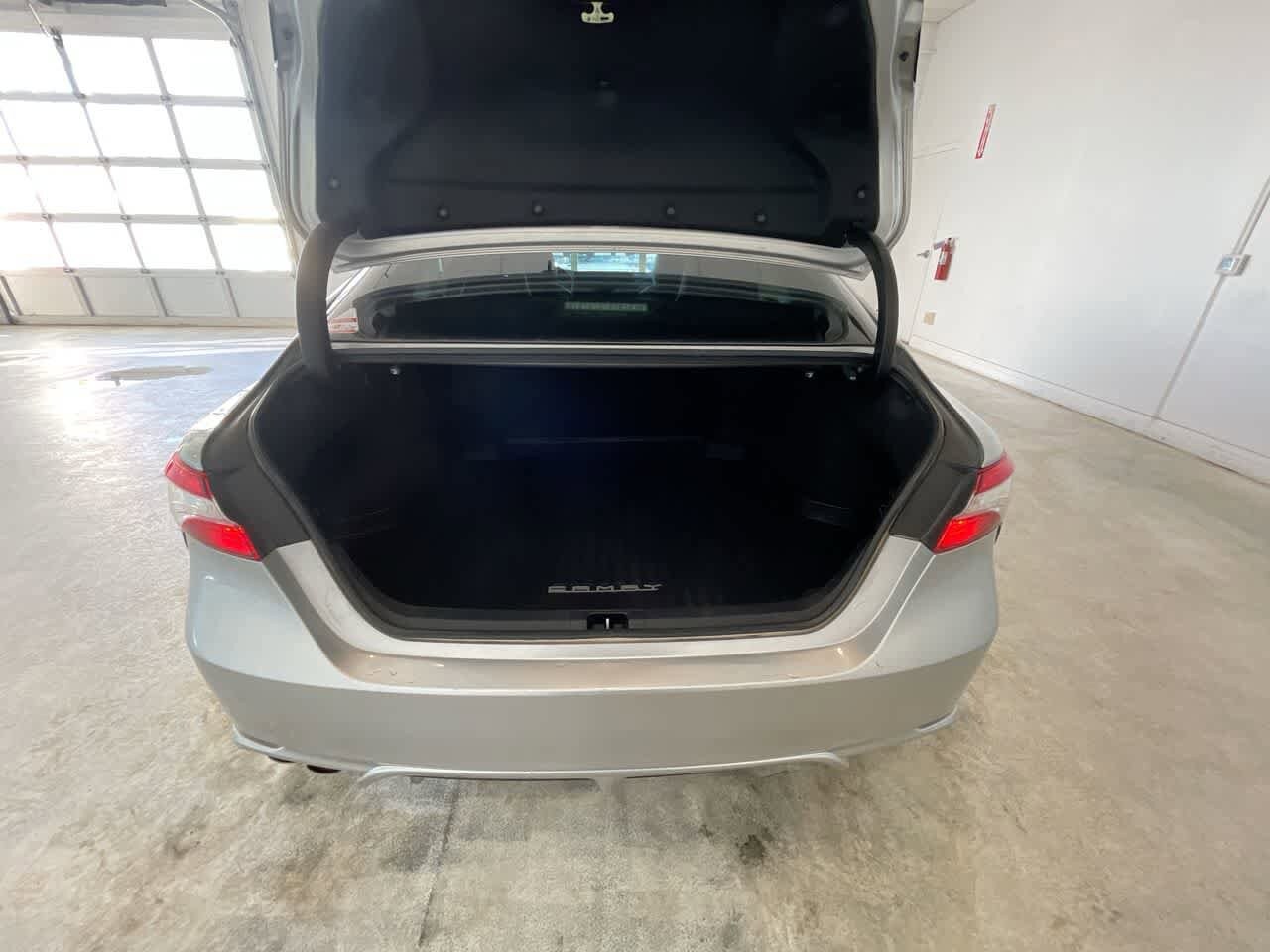 Thumbnail: 2020 Toyota Camry - 24