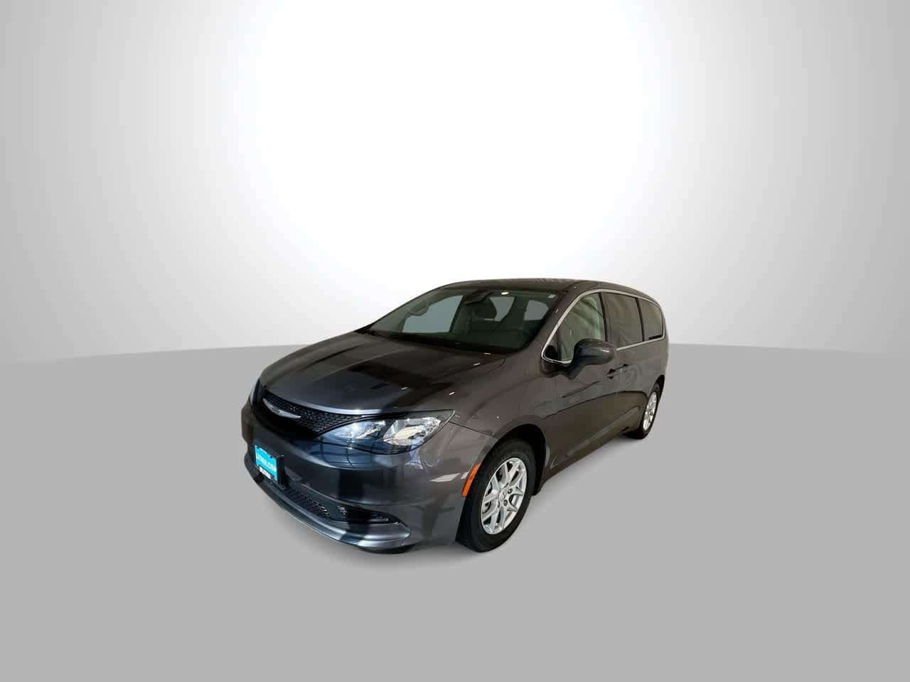 Thumbnail: 2021 Chrysler Voyager - 4
