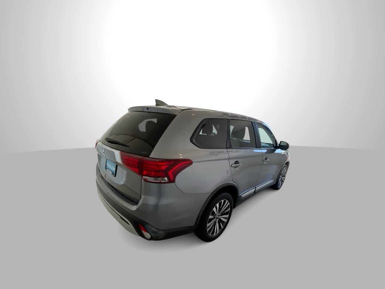 Thumbnail: 2020 Mitsubishi Outlander - 7
