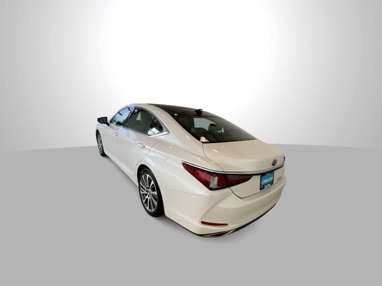 Thumbnail: 2020 Lexus ES - 6