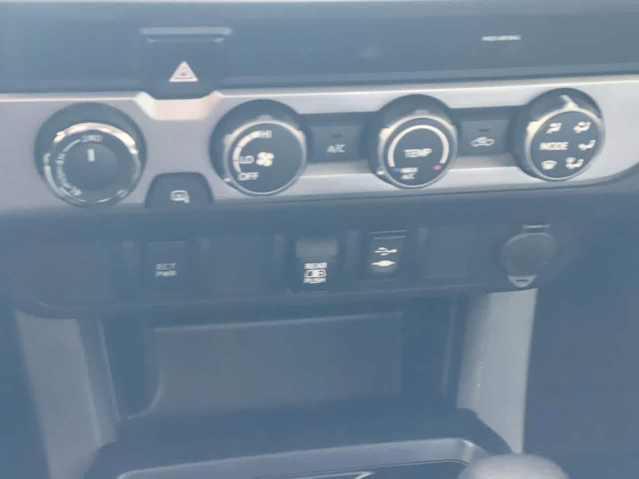 Thumbnail: 2019 Toyota Tacoma - 18