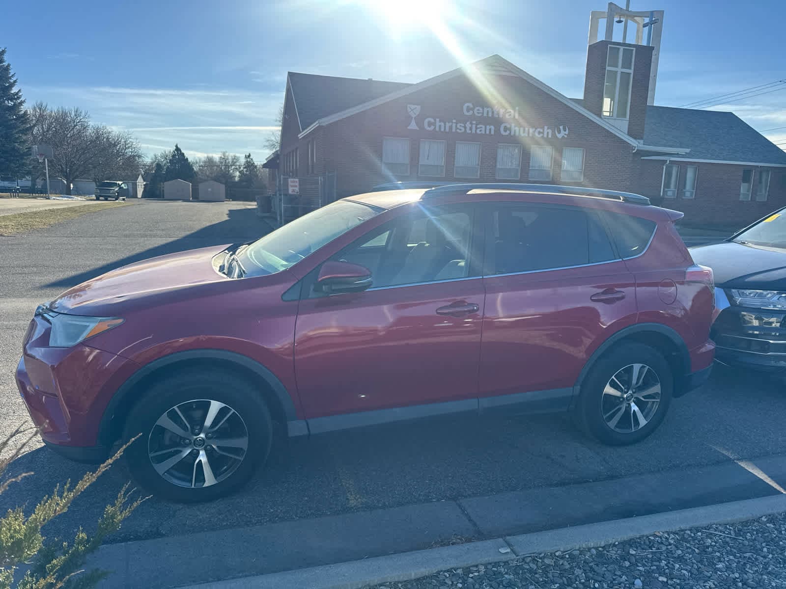 Thumbnail: 2017 Toyota RAV4 - 2