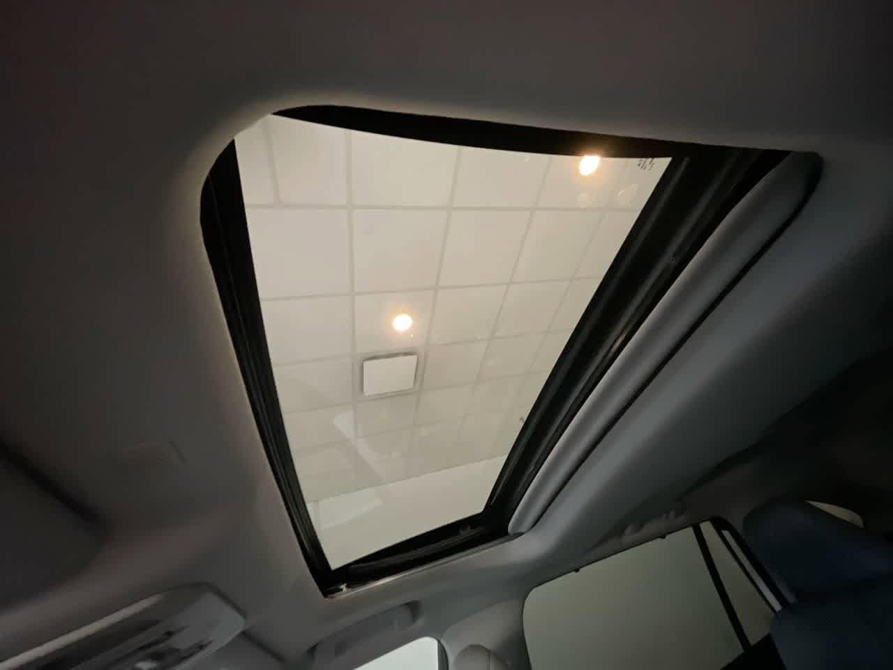 Thumbnail: 2020 Toyota Highlander - 22