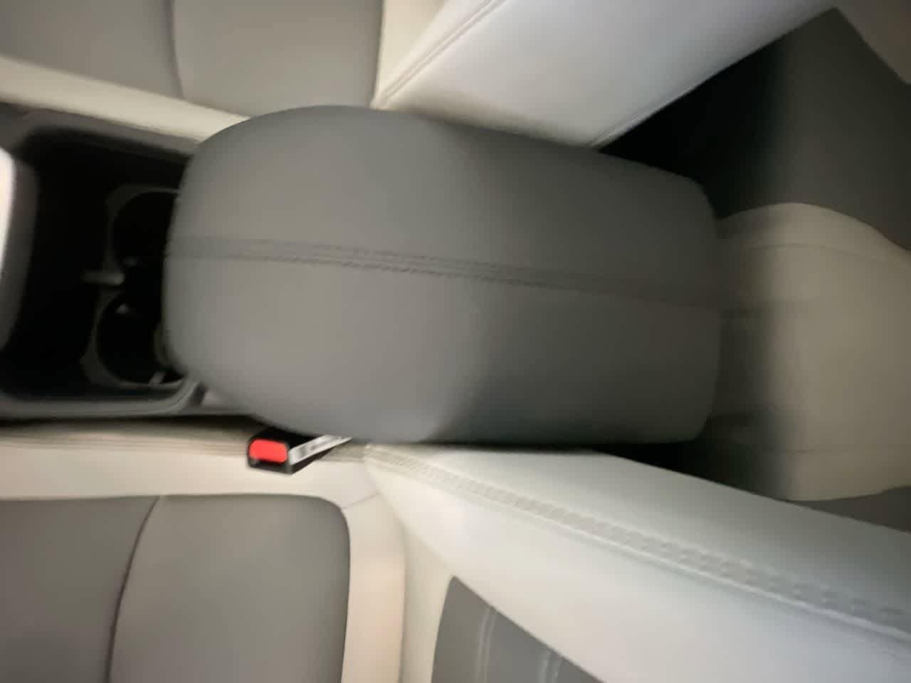 Thumbnail: 2025 Toyota RAV4 - 21