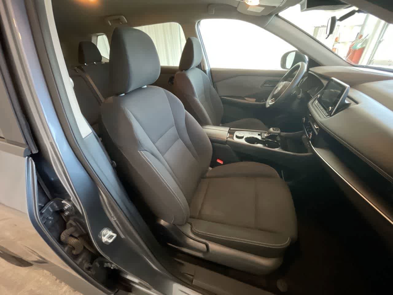 Thumbnail: 2023 Nissan Rogue - 23