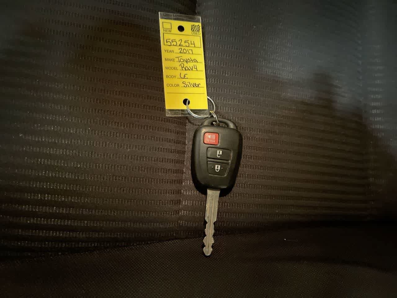 Thumbnail: 2017 Toyota RAV4 - 25