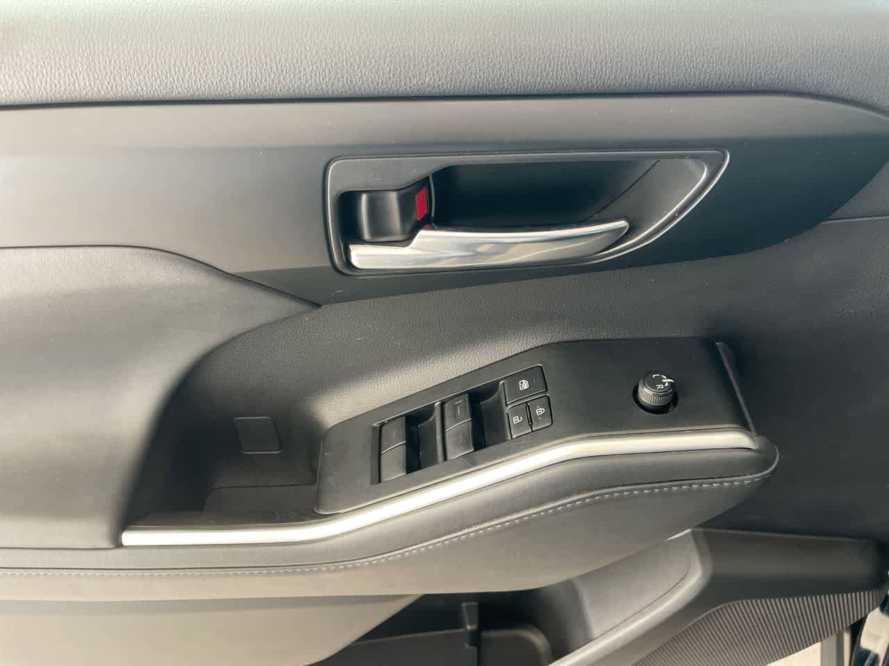 Thumbnail: 2022 Toyota Highlander - 13