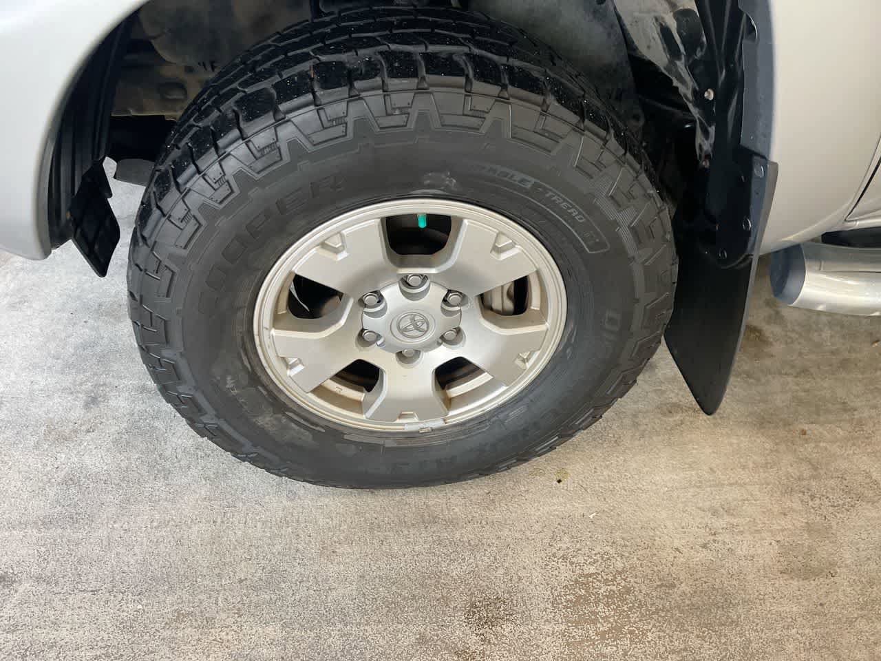 Thumbnail: 2014 Toyota Tacoma - 10