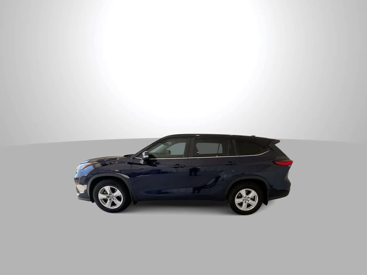 Thumbnail: 2023 Toyota Highlander - 5