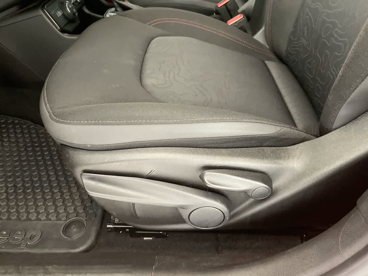 Thumbnail: 2023 Jeep Renegade - 12