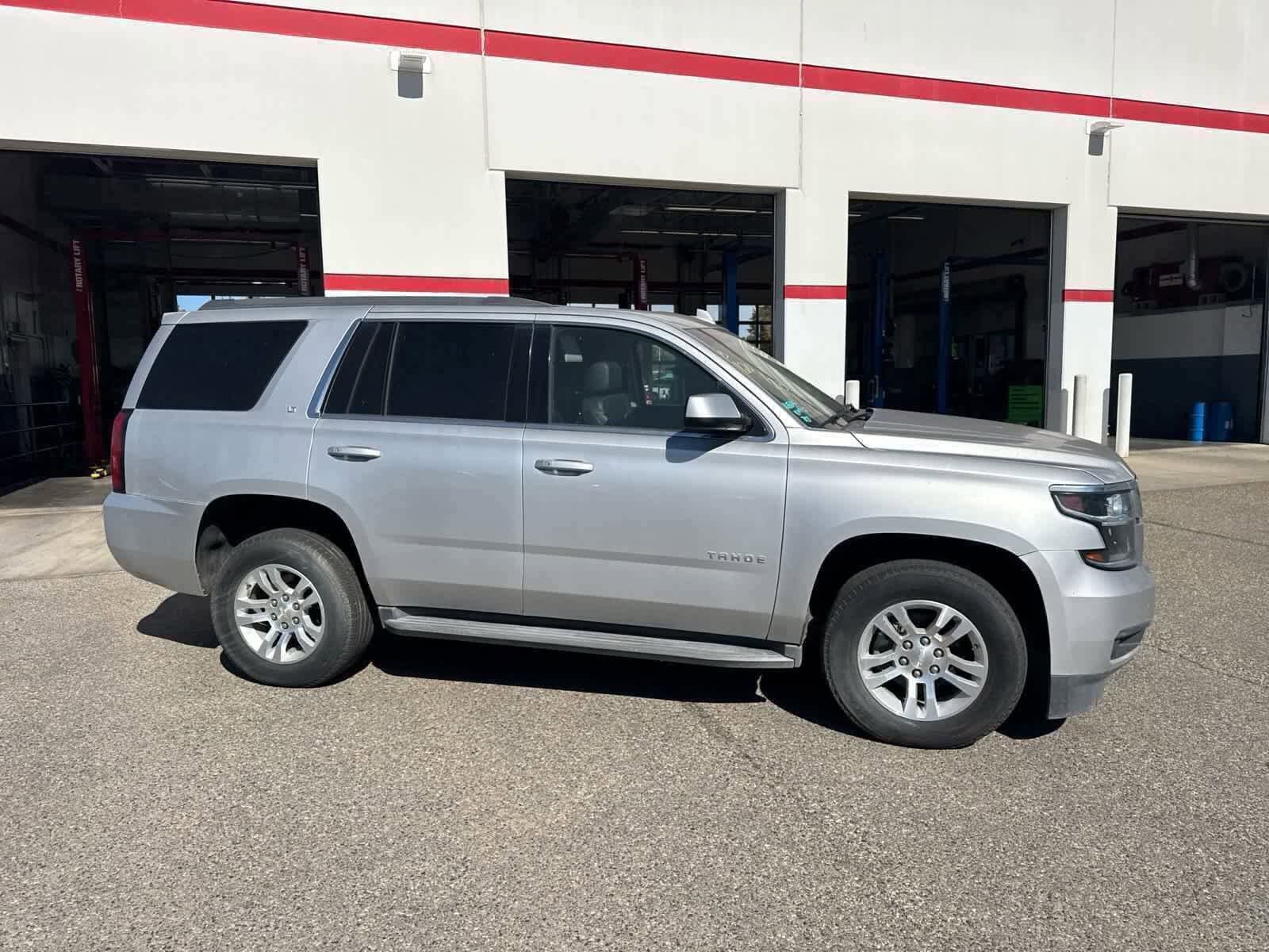 2018 Chevrolet Tahoe LT photo 3