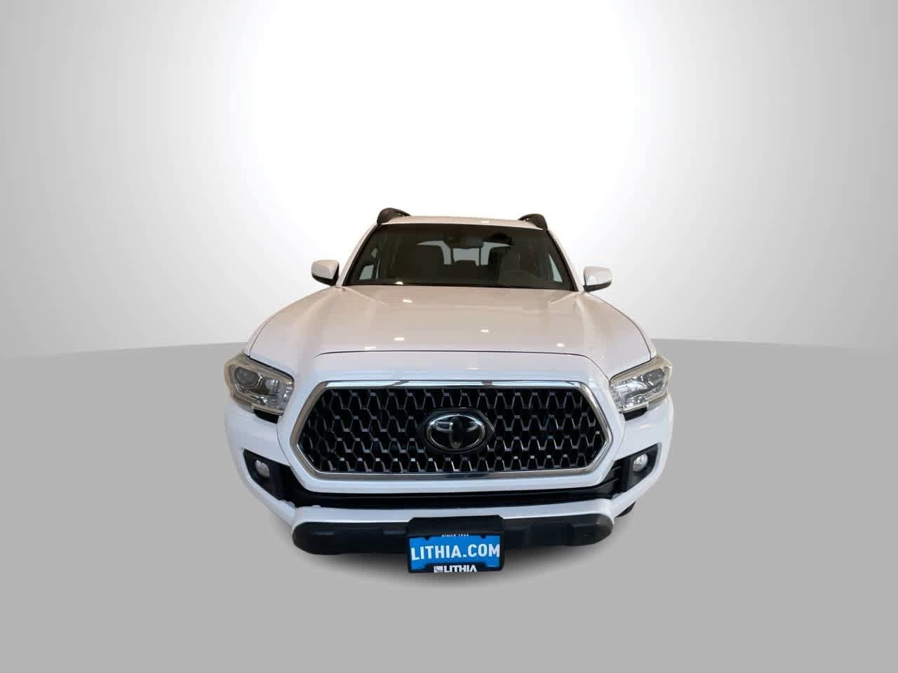 Thumbnail: 2018 Toyota Tacoma - 3