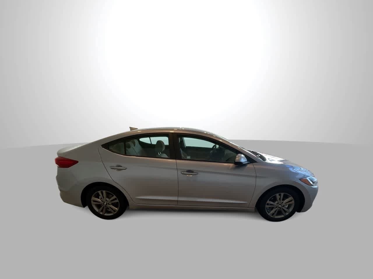 Thumbnail: 2017 Hyundai Elantra - 9