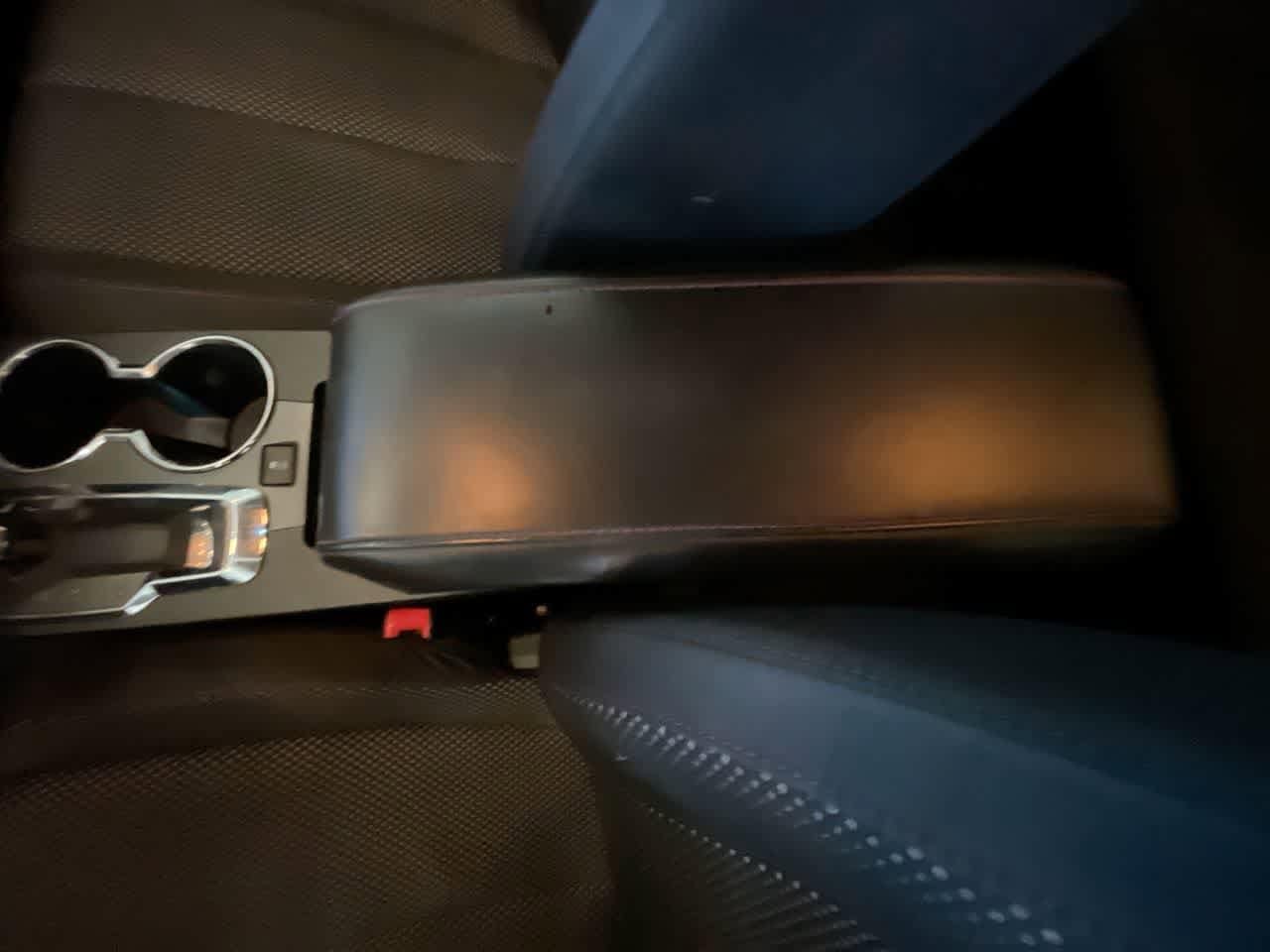 Thumbnail: 2010 Chevrolet Equinox - 20