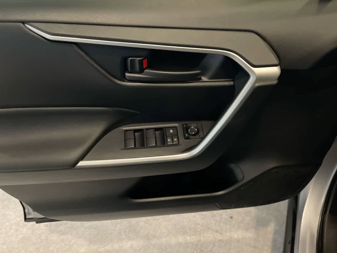 Thumbnail: 2024 Toyota RAV4 - 13