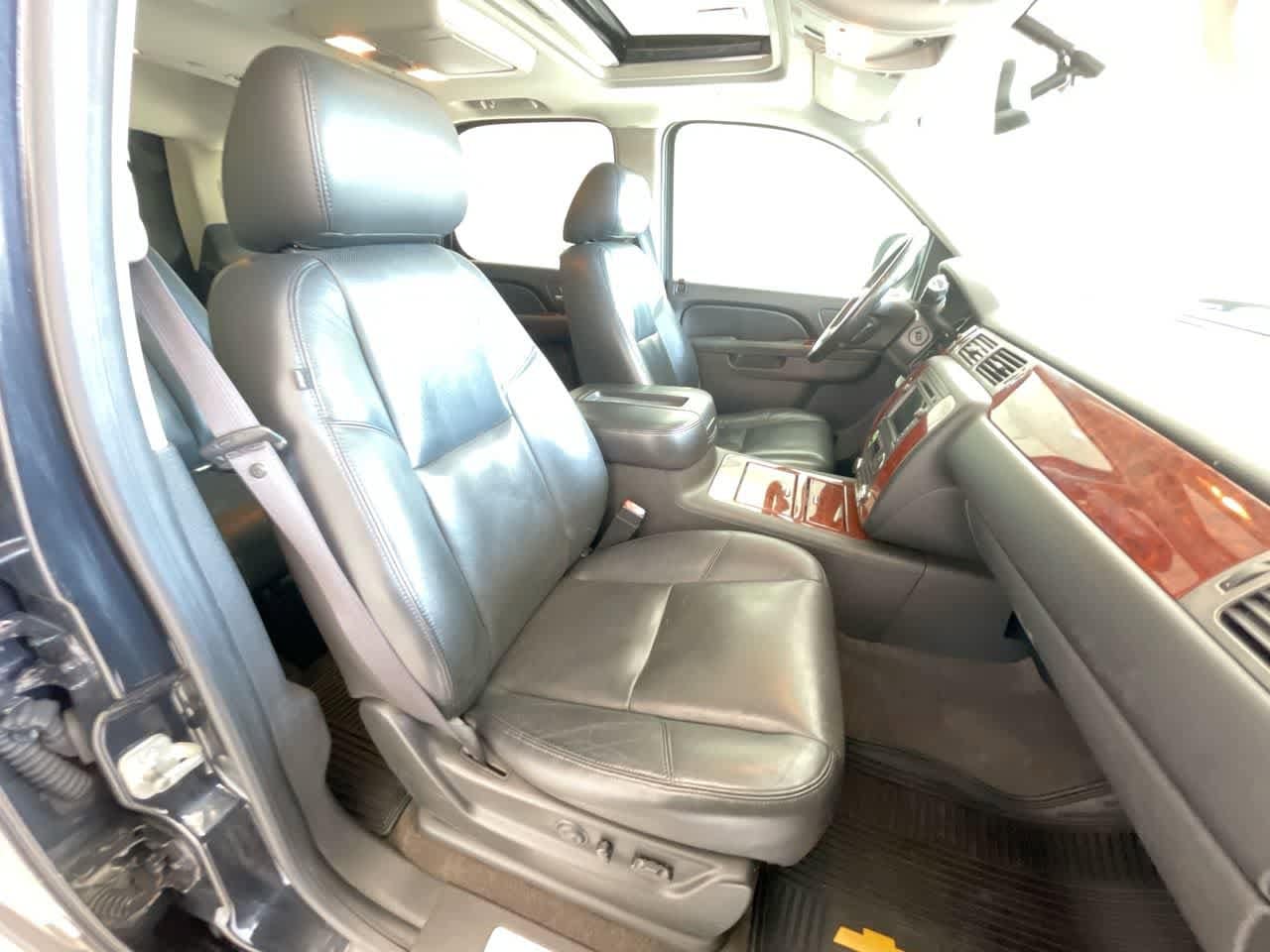 Thumbnail: 2011 Chevrolet Tahoe - 25