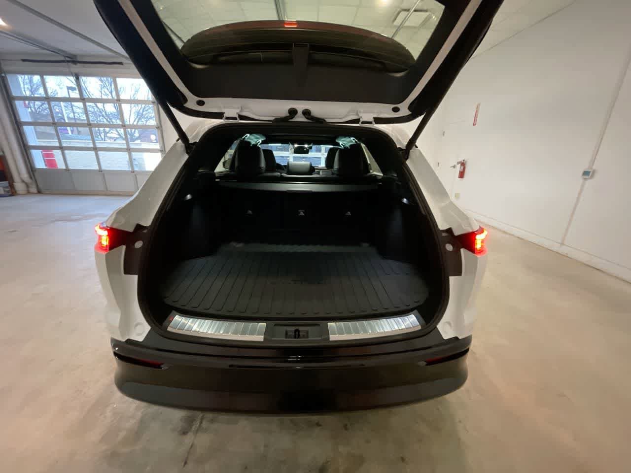 Thumbnail: 2025 Toyota Crown Signia - 24