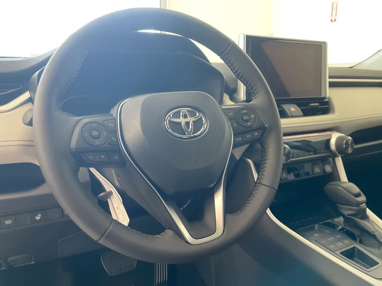 Thumbnail: 2025 Toyota RAV4 - 14