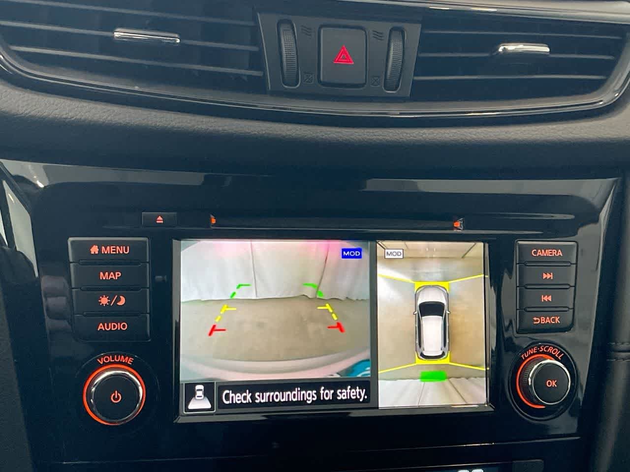 Thumbnail: 2019 Nissan Rogue - 17