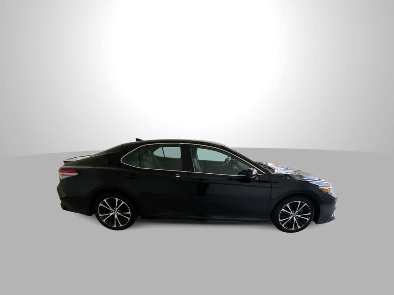 Thumbnail: 2019 Toyota Camry - 9