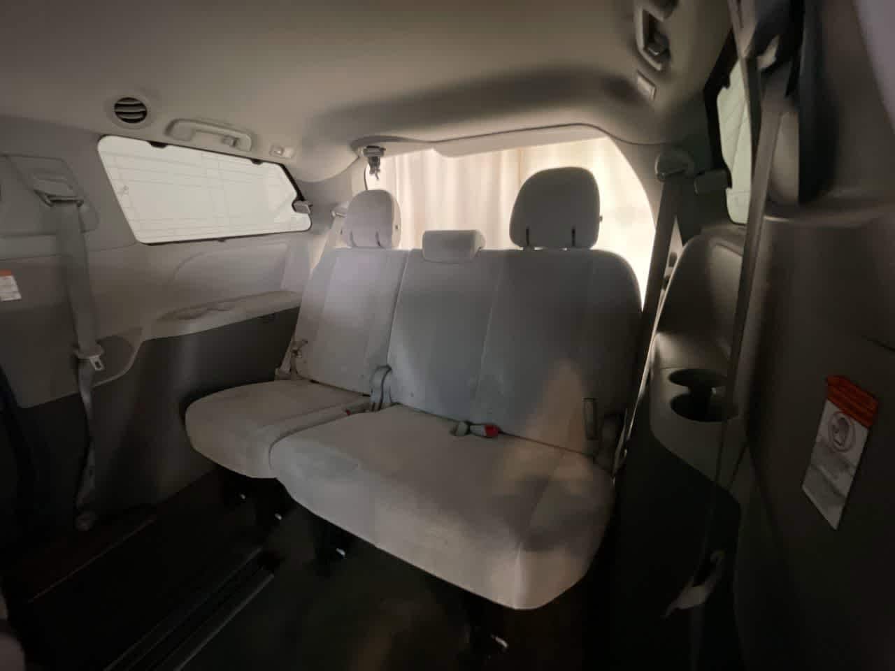 Thumbnail: 2015 Toyota Sienna - 22