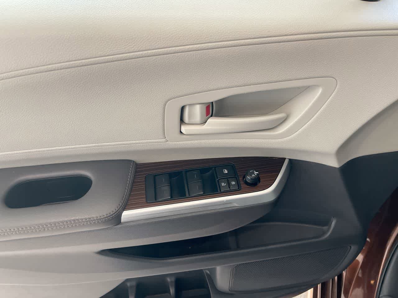 Thumbnail: 2023 Toyota Sienna - 13