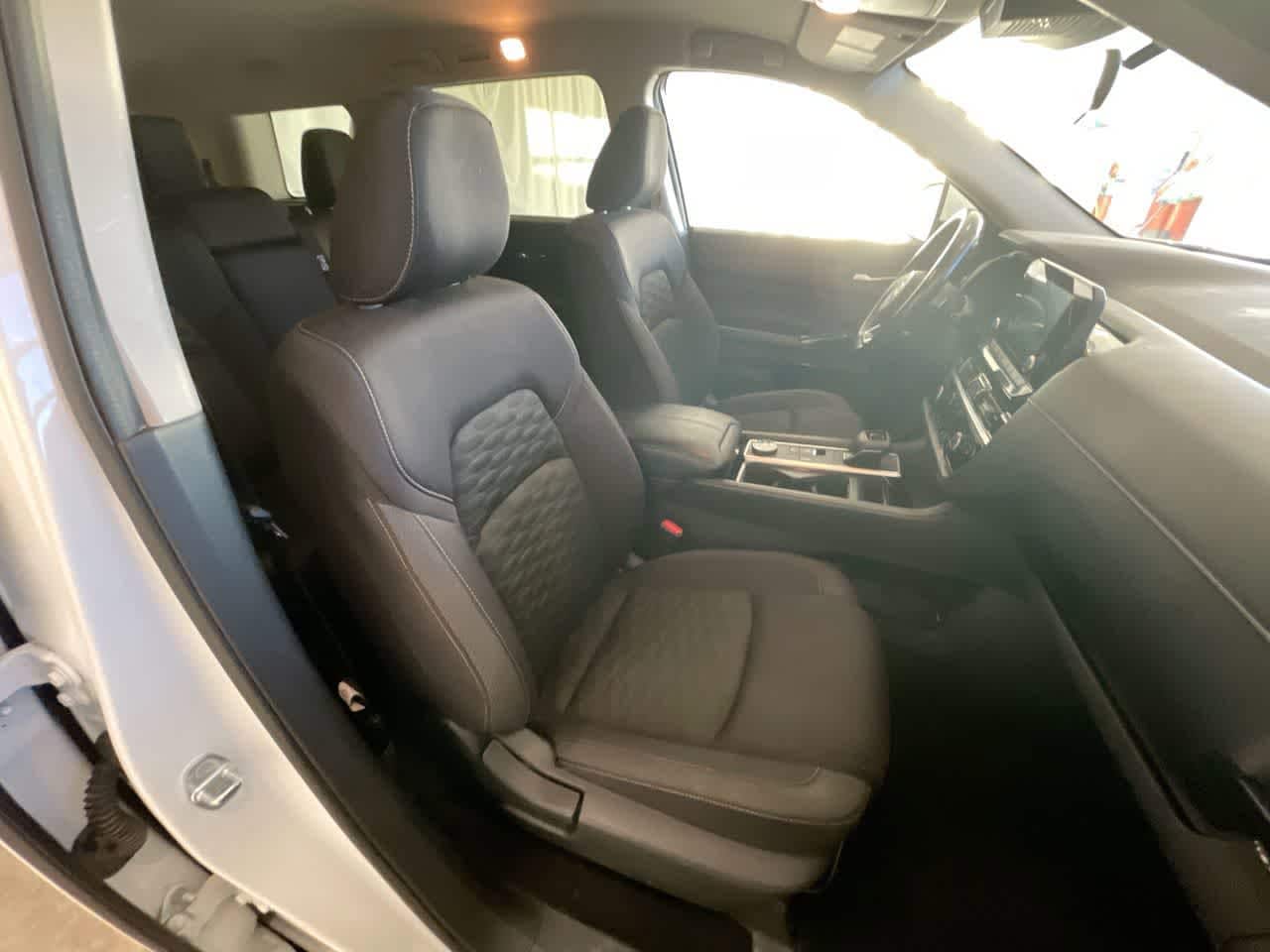 Thumbnail: 2022 Nissan Pathfinder - 24