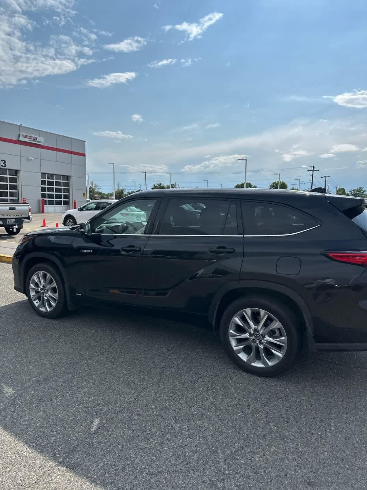 Thumbnail: 2020 Toyota Highlander - 8