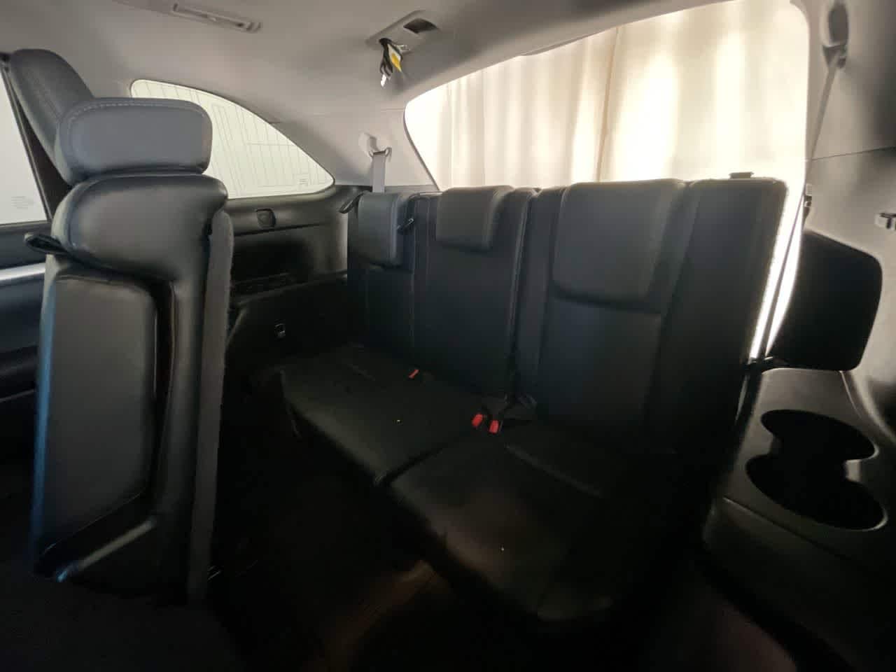 Thumbnail: 2015 Toyota Highlander - 23