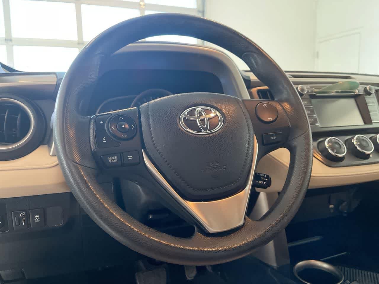 Thumbnail: 2013 Toyota RAV4 - 14