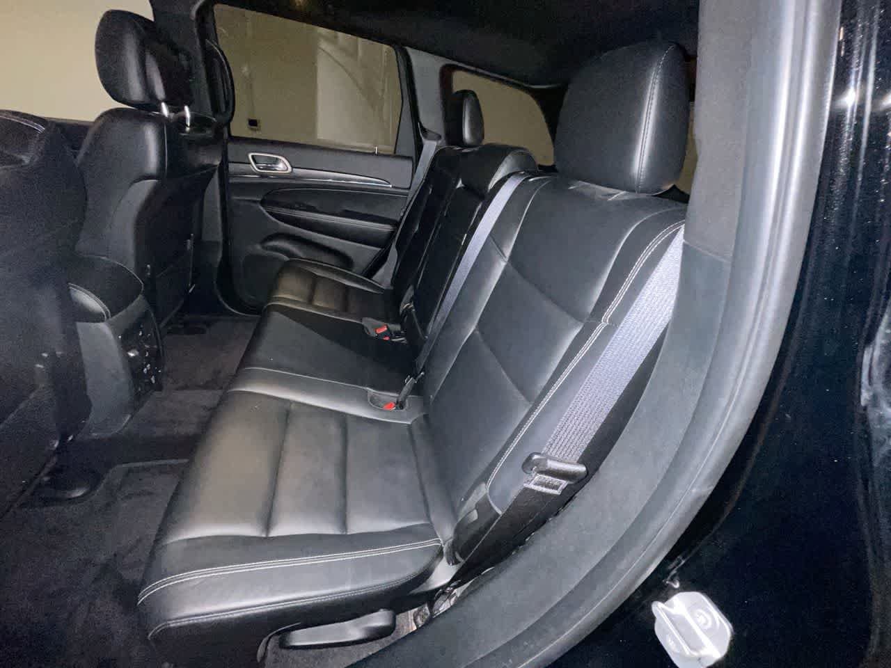 Thumbnail: 2017 Jeep Grand Cherokee - 23