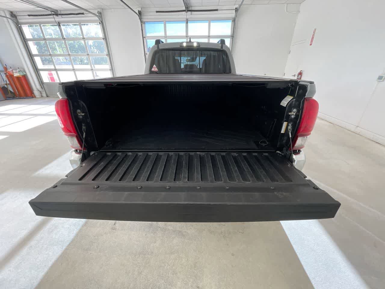 Thumbnail: 2019 Toyota Tacoma - 22