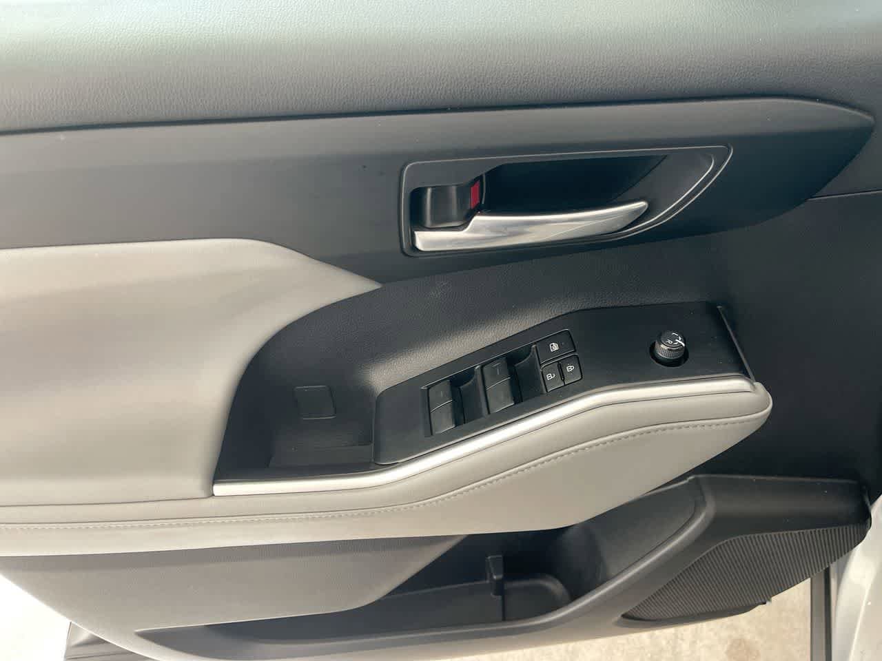 Thumbnail: 2023 Toyota Highlander - 13