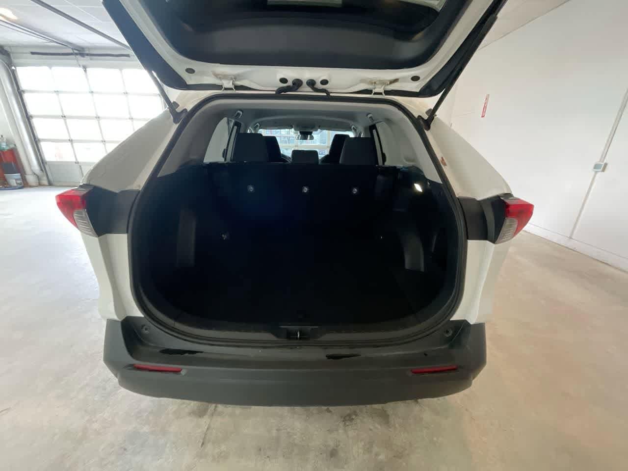 Thumbnail: 2025 Toyota RAV4 - 23