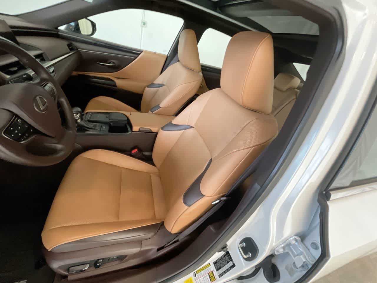 Thumbnail: 2020 Lexus ES - 11