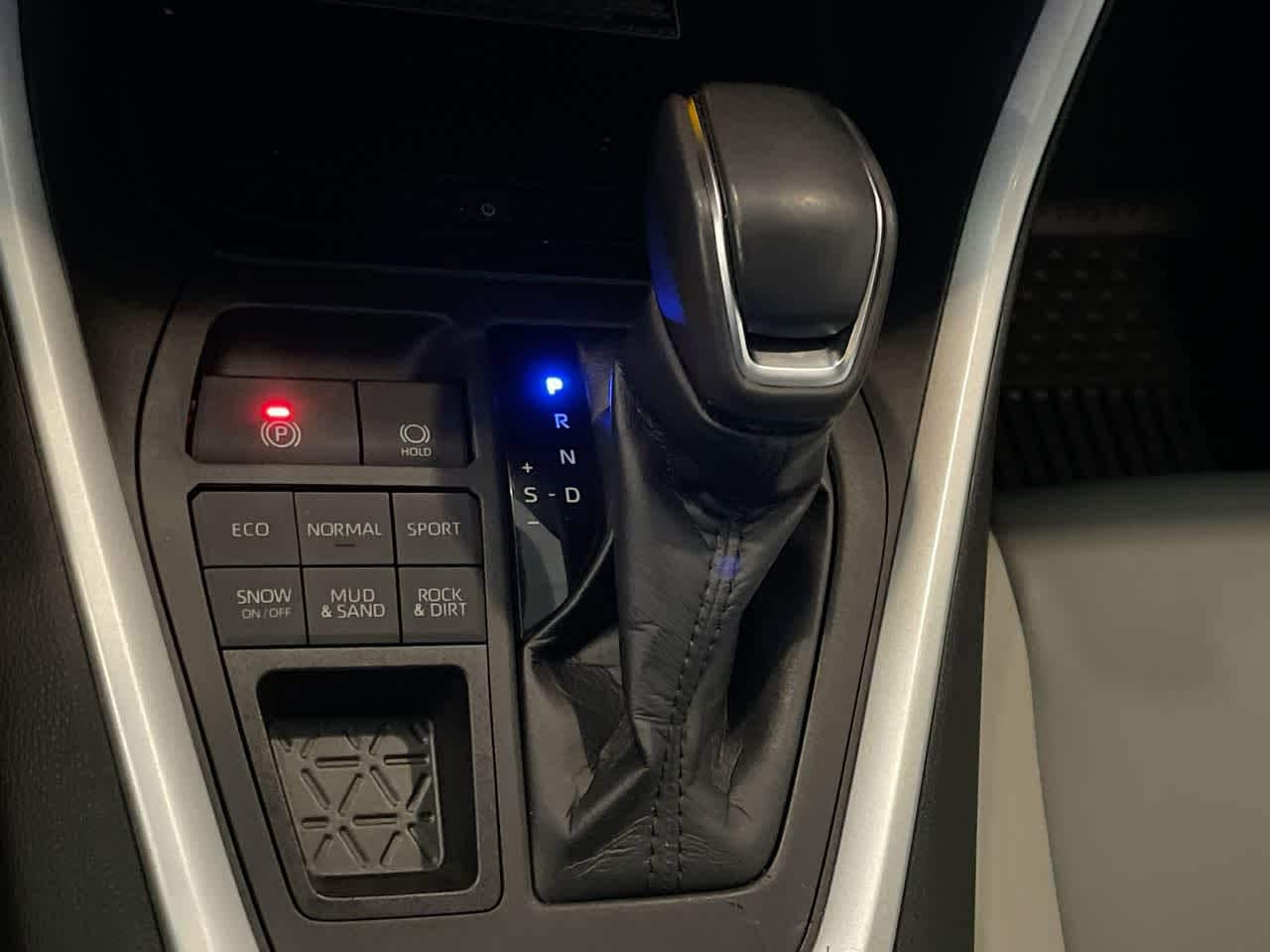 Thumbnail: 2021 Toyota RAV4 - 20