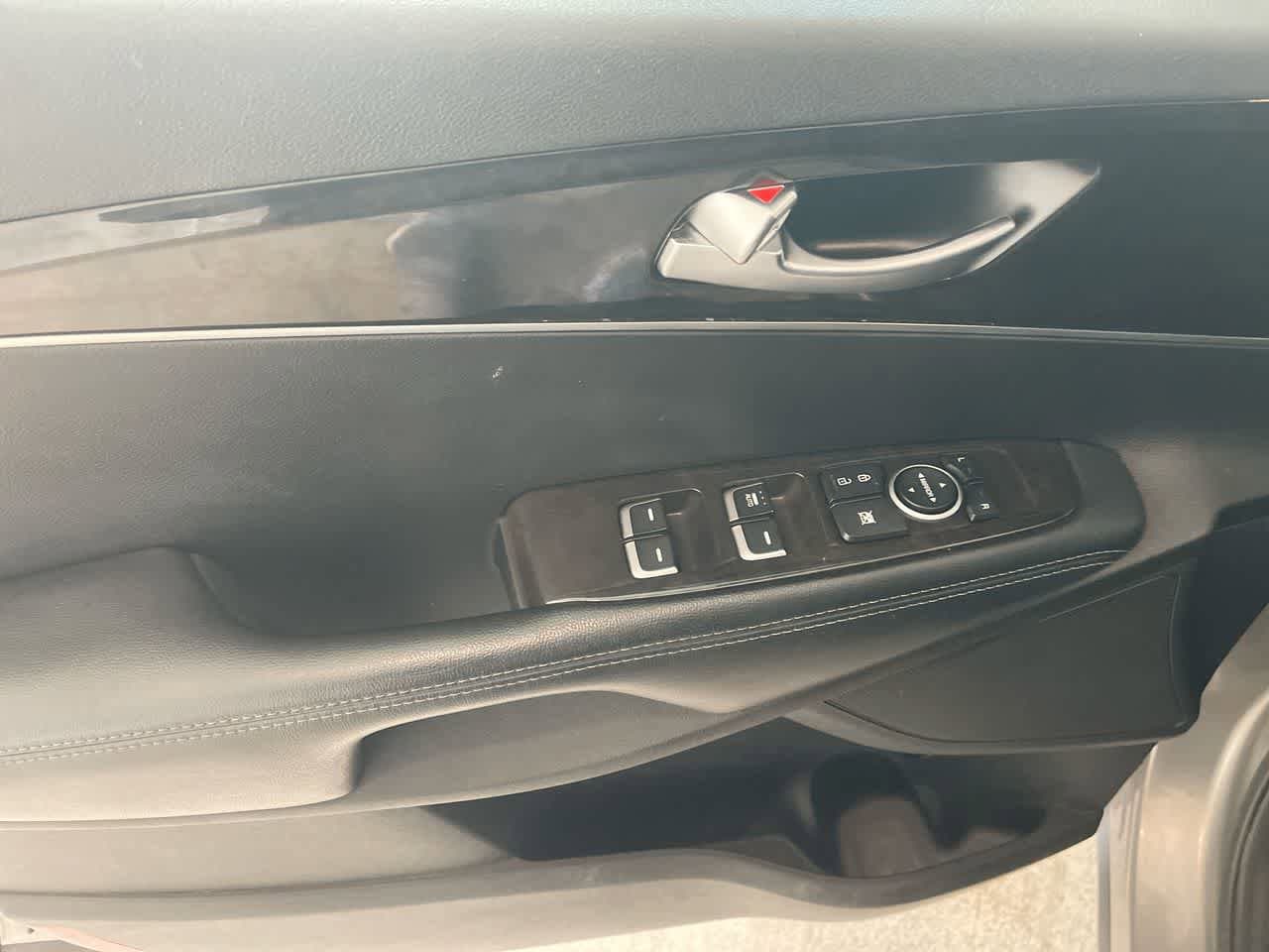 Thumbnail: 2018 Kia Sorento - 13