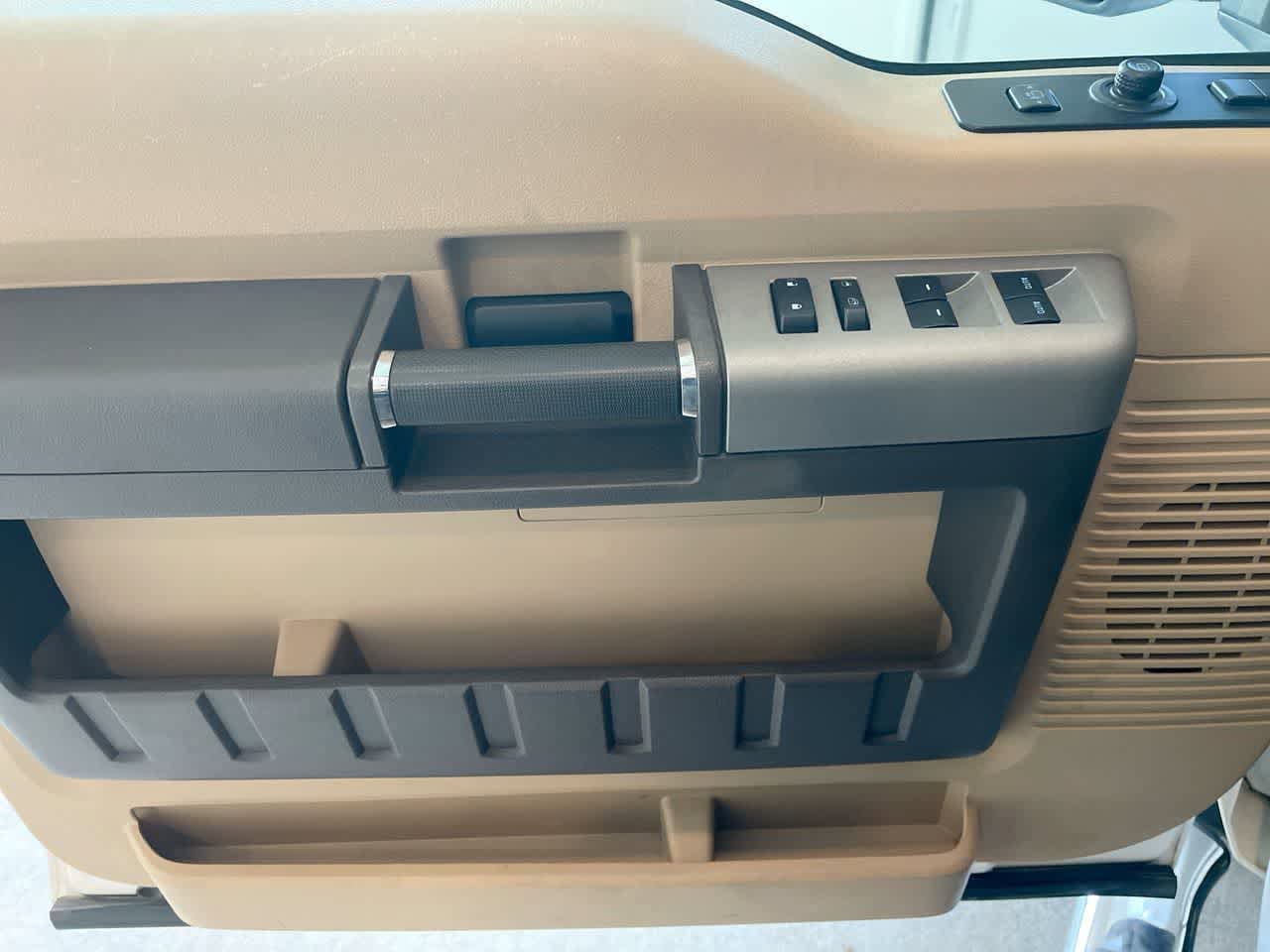 Thumbnail: 2016 Ford Econoline - 13