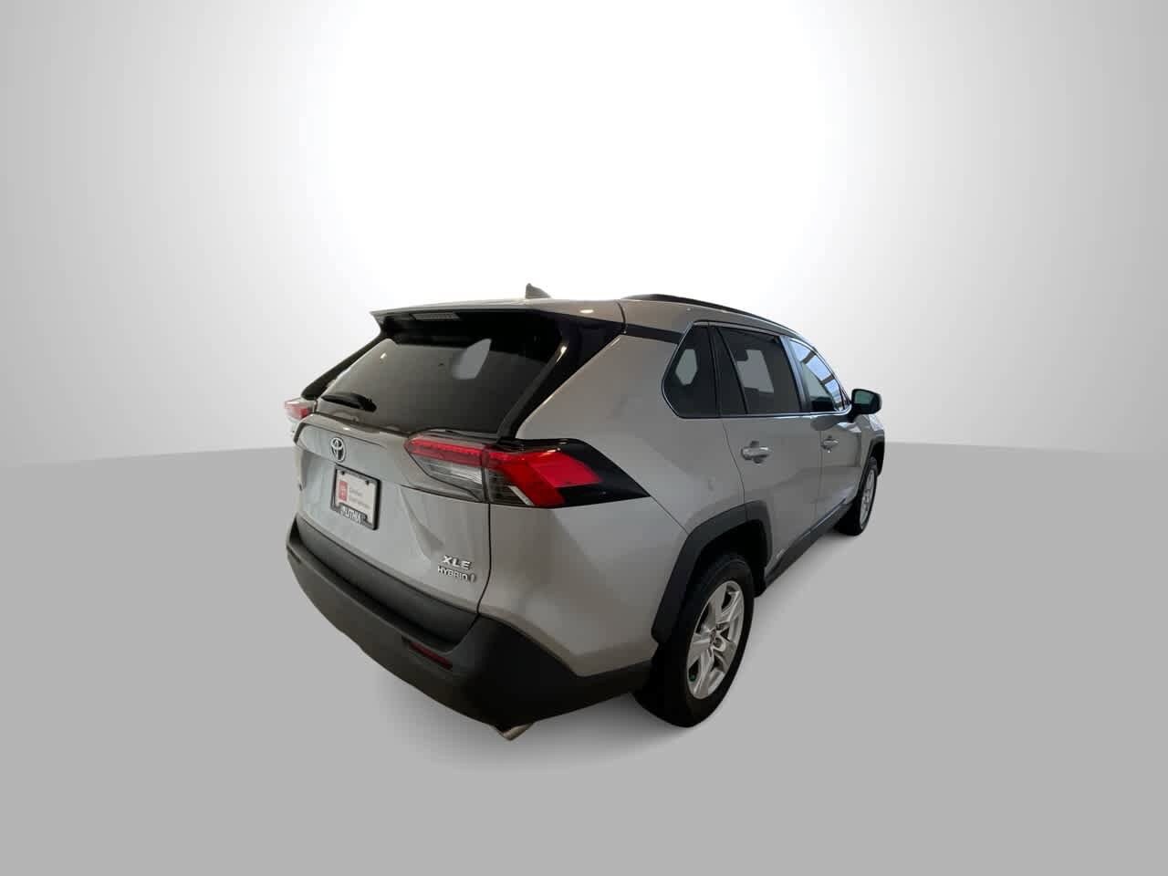 Thumbnail: 2021 Toyota RAV4 - 8
