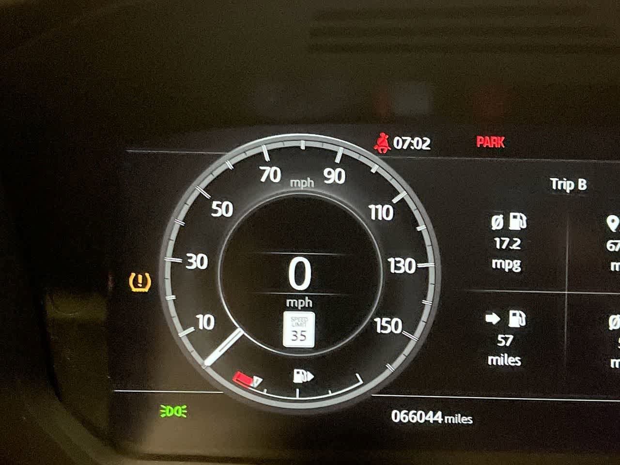 Thumbnail: 2020 Land Rover Discovery - 15